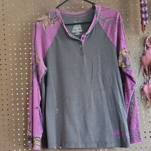Mossy Oak Women's Gray Henley with Purple Camo Raglan Sleeves